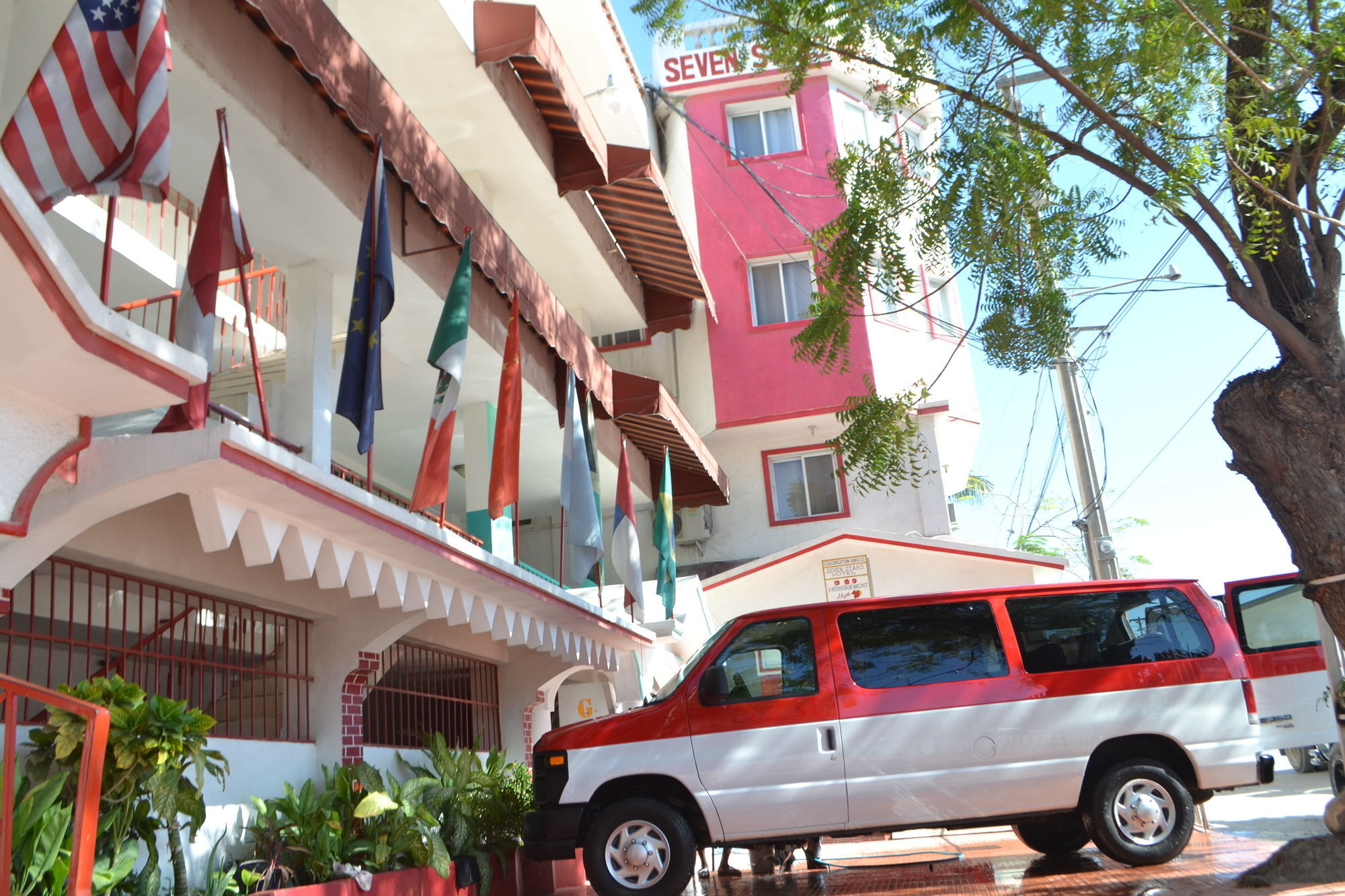 Seven Stars Hotel Musseau エクステリア 写真